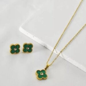 Elegant Gold and Green Jewelry Set